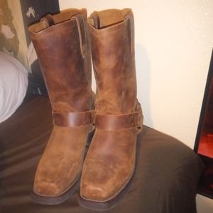 Dingo Molly boots size 8m